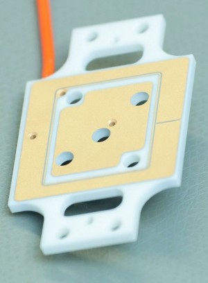 Une électrode en céramique du capteur DCS (© IPGP/CNES/SODERN)